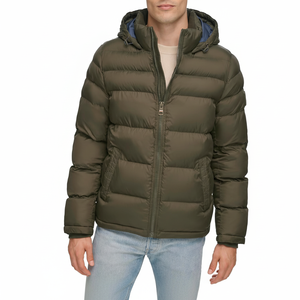 Chaqueta Acolchada Ligera de la Mejor Calidad con Cuello Alto, Logotipo Bordado en la Parte Delantera, Cierre de Cremallera, Diseño Moderno, Servicio OEM Disponible - Product Image 1