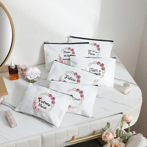 <span class=keywords><strong>Borsa</strong></span> per il Trucco Personalizzata con Motivo 'Team <span class=keywords><strong>Future</strong></span> Bride' per Addio al Nubilato, <span class=keywords><strong>Borsa</strong></span> da Viaggio per Toilette - Product Image 1