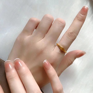 Anillo de Joyería Minimalista y Elegante, Anillos de Dedo de Acero Inoxidable Chapados en Oro Fino para Mujer - Product Image 2