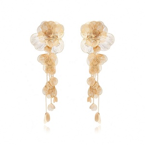 ต่างหูแบบยาวประดับพู่กิ่งไม้ดอกไม้สามมิติสไตล์ยุโรปอเมริกันย้อนยุค ดีไซน์เก๋ไก๋ โดดเด่นสะดุดตา - Product Image 1