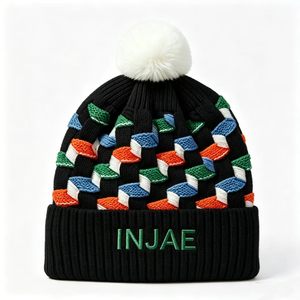 หมวกบีนนี่ถักไหมพรมสีสันตัดกันแบบกำหนดเอง พร้อมปอมปอม ปักโลโก้ INJAE หมวกไหมพรมถักขอบพับอุ่นสบายสำหรับฤดูหนาว ขายส่งหลายแบบ รับผลิตแบบ OEM ODM - Product Image 2