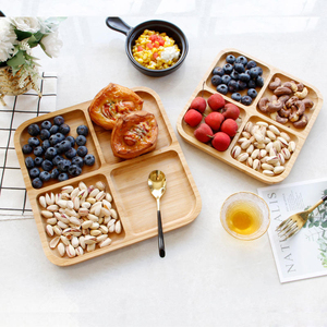 Plateau <span class=keywords><strong>de</strong></span> service en bambou à 4 compartiments, plateau à charcuterie divisé pour apéritifs, <span class=keywords><strong>tapas</strong></span> et centre <span class=keywords><strong>de</strong></span> table pour fêtes - Product Image 1