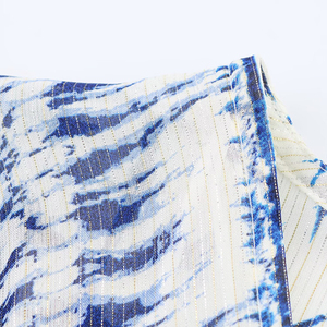 ZATRHMBM, ropa de mujer de primavera y otoño, novedad de 2025, vestido estampado de línea dorada, minivestido informal Retro con cuello en V para mujer - Product Image 5