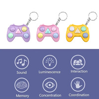 Porte-clés personnalisé en plastique avec jeu de mémoire, bouton lumineux, jouet de puzzle portable anti-stress pour l'entraînement, adapté aux enfants de 2 à 4 ans, 5 à 7 ans