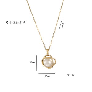 Collana di Perle d'Acqua Dolce dal Design Moderno ed Elegante, Accessorio di Moda con Fiore di Perla, Catena per Clavicola, Gioiello Raffinato - Product Image 4