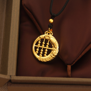 Collana a catena in corda nera con ciondolo in oro sabbiato antico - Product Image 1