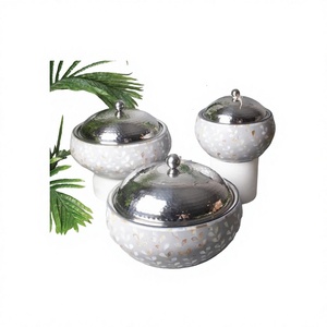 Ensemble de trois chauffe-plats en nacre, élégants et luxueux, de qualité supérieure, avec support en bois pour table - Product Image 1