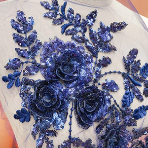 Robe <span class=keywords><strong>de</strong></span> <span class=keywords><strong>mariée</strong></span> avec appliques florales 3D, tissu en maille avec broderie <span class=keywords><strong>de</strong></span> paillettes, décalcomanies en cristal, base hexagonale en filet pour tenue <span class=keywords><strong>de</strong></span> soirée - Product Image 5