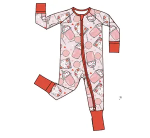Özel pembe suyu desen yürümeye başlayan bebek bambu ve süt ipek uyuyan pijama ile eller ve ayaklar üzerinde kat