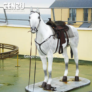 Handgefertigte Animatronische Modelle Lebensgroße Pferdestatuen aus Fiberglas zum Verkauf - Product Image 6