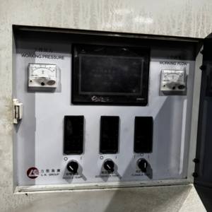 آلة صب بالضغط الحراري أوتوماتيكية لصناعة سلاسل المفاتيح من سبائك الزنك مع محرك 380 فولت 7.5 كيلو واط - Product Image 6