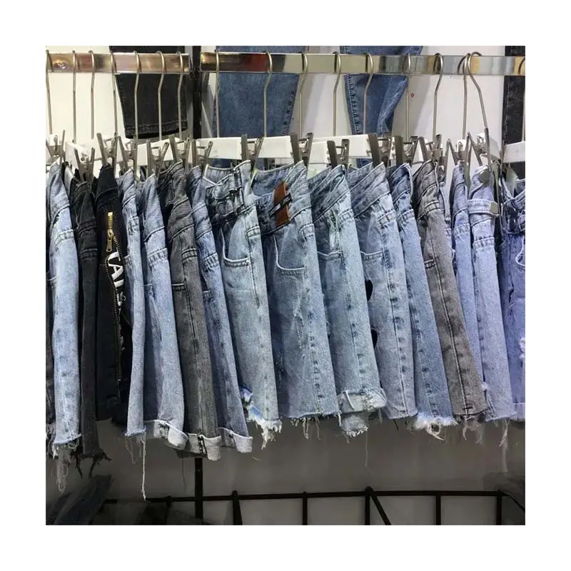 Inventário de shorts jeans fabricante de vendas por atacado de embalagens mistas de roupas novas para jeans masculinos e femininos