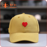 Gorra de Béisbol de 6 Paneles al por Mayor, Patrón Corazones Rojos, Hebilla Ajustable, Deportes al Aire Libre, Logotipo Bordado, Común, 100% Lona de Algodón