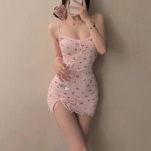 ชุดเดรสพิมพ์ลายเชอร์รี่สีชมพูอินเทรนด์ ชุดนอนมินิทรงเข้ารูปน่ารักสำหรับผู้หญิง แต่งขอบลูกไม้ สายเดี่ยว สไตล์ฤดูร้อน แฟชั่นใหม่สุดฮอต - Product Image 3
