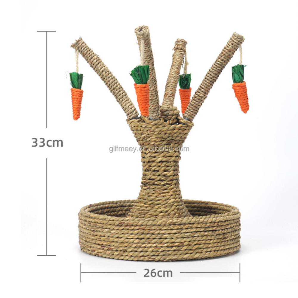 Arbre à chat marron avec base et carottes orange