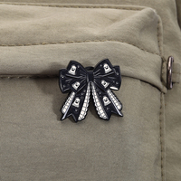 Punk crâne chauve-souris nœud papillon émail broches terrifiant squelette araignée broche revers Badge Halloween bijoux cadeau pour les amis