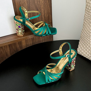 Sandales de luxe pour femmes à talons hauts épais dorés, ornées de diamants colorés, avec brides croisées et boucles à la cheville - Product Image 3