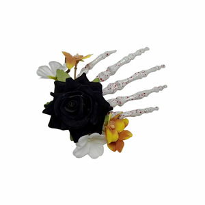 Barrette à cheveux vintage gothique avec main squelette florale et fausse rose, pour femme, style sombre, Halloween, décoration pour festival des fantômes - Product Image 3
