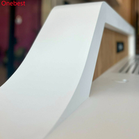 Fabricant de bureaux de réception en Corian à surface solide moderne, élégant et fonctionnel