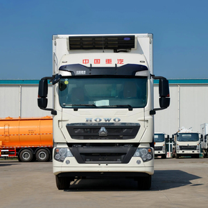 Camion frigorifique personnalisé Sinotruk 4x2 pour le <span class=keywords><strong>transport</strong></span> de viande, de poisson et de produits frais - Product Image 3