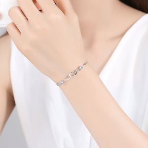 สร้อยข้อมือเงินแท้ S925 ประดับจี้รูปหัวใจเรียบหรู พร้อมเพชรซิคอน ชุบโรเดียม ดีไซน์ทันสมัยสำหรับผู้หญิง-ของขวัญ - Product Image 2