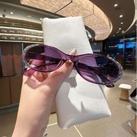 Nouveautés 2026 – Lunettes de soleil tendance à petite monture pour femmes, protection UV, verres PC résistants, montures spéciales pour la conduite
