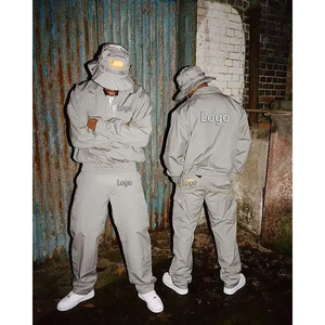 Ensemble de survêtement sportif deux pièces OEM Streetwear : Vestes coupe-vent légères en nylon et pantalons de jogging - Product Image 1