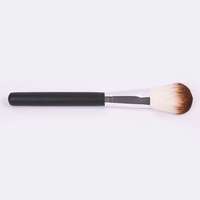 Pinceau de maquillage angulaire pour le visage, poils synthétiques, manche en bois noir, marque privée Dongmei Wholesale