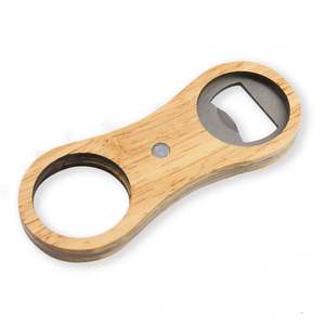 מקצועי עיצוב סיטונאי עץ בקבוק פותחן עם מגנטים אין מינימום מותאם אישית יכול פותחן עם ידית עץ - Product Image 1