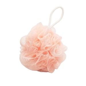 2020 populaire Offre Spéciale nouveau produit fleurs <span class=keywords><strong>douche</strong></span> boule <span class=keywords><strong>de</strong></span> bain avec brosse en maille léger 50g luffa pour corps soins <span class=keywords><strong>de</strong></span> la peau PE sac - Product Image 6