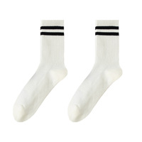 Chaussettes de sport professionnelles antibactériennes respirantes confortables épaisses en tissu éponge pour la course à pied, le saut à la corde, le cyclisme en automne