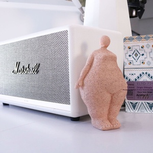 樹脂製の斑点のある座っている人間像 - シンプルな抽象的な太った女性のヨガ装飾、デスクトップやヨガホール用 - Product Image 3