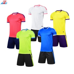 Nouveaux maillots de football respirants à sublimation numérique, design tendance, vente en gros - Product Image 1