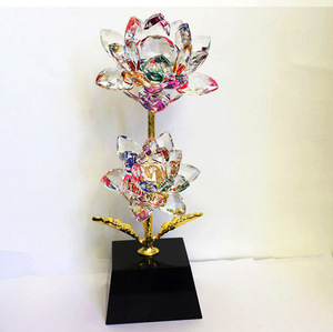 Decorazione di Lusso in Cristallo a Forma di Fiore di Loto Colorato, Portafortuna per Ingresso e Mobile Bar, Regalo Premium per Casa e Matrimonio - Product Image 2