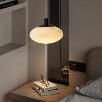 Suspension LED ronde à tête unique en marbre naturel nordique pour chambre à coucher