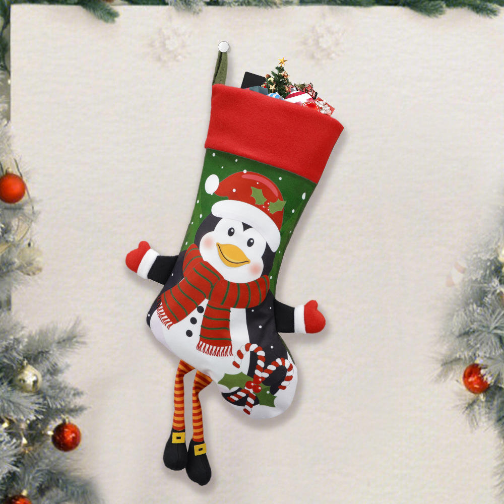 Chaussettes rouges à motif pattes de pingouin.