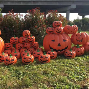 Sculture di Lanterne a Forma di Zucca in Vetroresina Durevole a Grandezza Naturale, Design Personalizzati per Decorazioni Esterne di Halloween e Centri Commerciali - Product Image 2