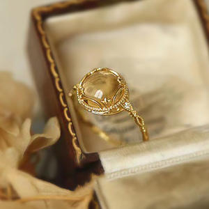 Anello da Cocktail da Donna T0148 con Quarzo Naturale, Montatura Rotonda, Gioiello di Moda per Fidanzamento - Product Image 2