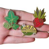 Broche en métal émaillé rigide personnalisée, motif tournesol souriant mignon, fleur de dessin animé pour le Nouvel An et la décoration quotidienne