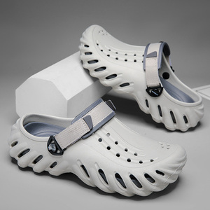 Nuevos <span class=keywords><strong>zuecos</strong></span> informales de verano para hombres con suelas gruesas <span class=keywords><strong>EVA</strong></span> antideslizantes Punta redonda de moda y chanclas de playa para interiores y exteriores - Product Image 5