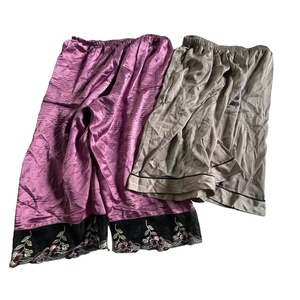 Ropa de dormir de noche Sexy de seda de segunda mano, balas de <span class=keywords><strong>pijama</strong></span> de <span class=keywords><strong>verano</strong></span> usadas, ropa de seda Ukay - Product Image 3