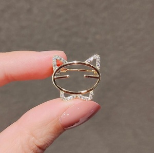 Broche chat personnalisée haut de gamme avec strass, unisexe, style japonais tendance, épinglette personnalisée, fixation pour vêtements - Product Image 5