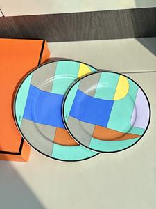 Nouvel ensemble de vaisselle et assiettes en porcelaine de luxe européen à motif équestre - Product Image 5