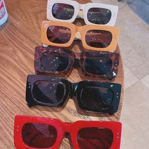 Lunettes de soleil rectangulaires tendance rétro 2022 pour hommes et femmes, avec rivets, couleurs bonbons, petites lunettes carrées - Product Image 2