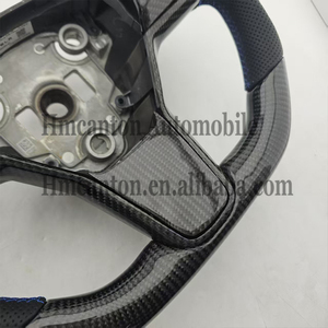 Le volant en cuir perforé en fibre de carbone le plus populaire pour Tesla Model 3 Mode Y - Product Image 4