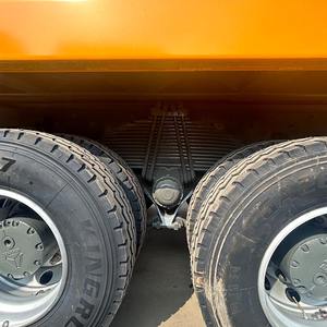 В наличии: подержанные самосвалы Sinotruk Howo 6x4, 8x4, 371 л.с., 375 л.с., 380 л.с., 10 колес, 40 куб. м. - Product Image 6