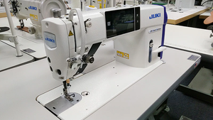 Nuova Macchina da Cucire Piana Automatica a Braccio Semisecchio a Trasmissione Diretta a Ago Singolo DDL-9000C-FMS - Product Image 2