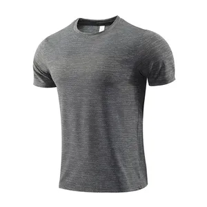 T-shirt de sport à manches courtes respirant pour homme, séchage rapide, idéal pour la randonnée, la gym, le fitness et la course à pied - Product Image 4