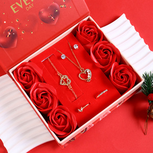 Женский подарочный набор на День святого Валентина: браслет, ожерелье, серьги, кольцо, цветы. Изысканный, но роскошный подарок на день рождения. BXY - Product Image 4