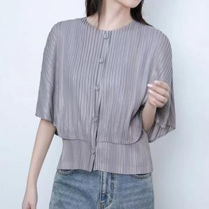Camicetta Estiva Vintage da <span class=keywords><strong>Donna</strong></span>, Collo Tondo, Maniche a Pipistrello, Dettaglio Bottoni, Stile Miyake, Design Plissettato - Product Image 3
